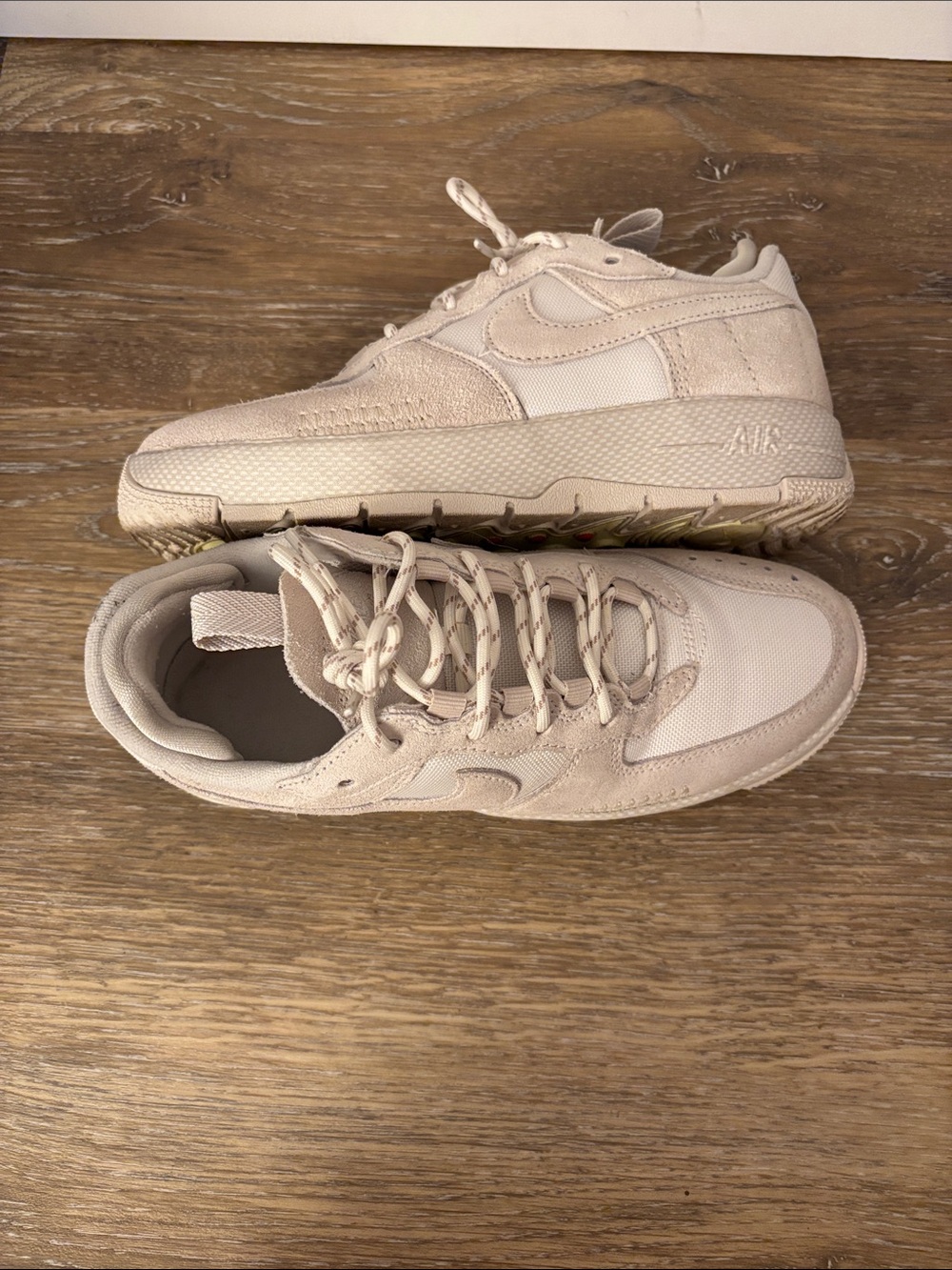Nike air hiking shoes